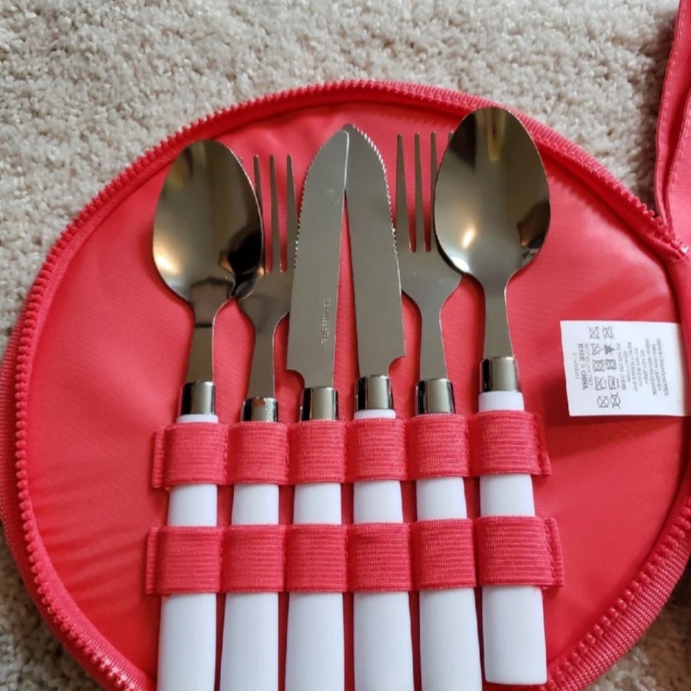 Picnic for Two! - Picture 3 of 4